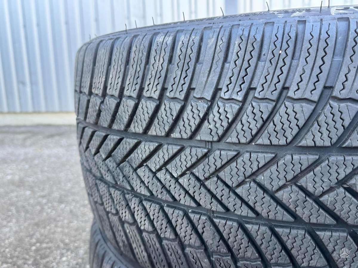 Bridgestone BLIZZAK LM005 | 2024, winter 245/35 R20