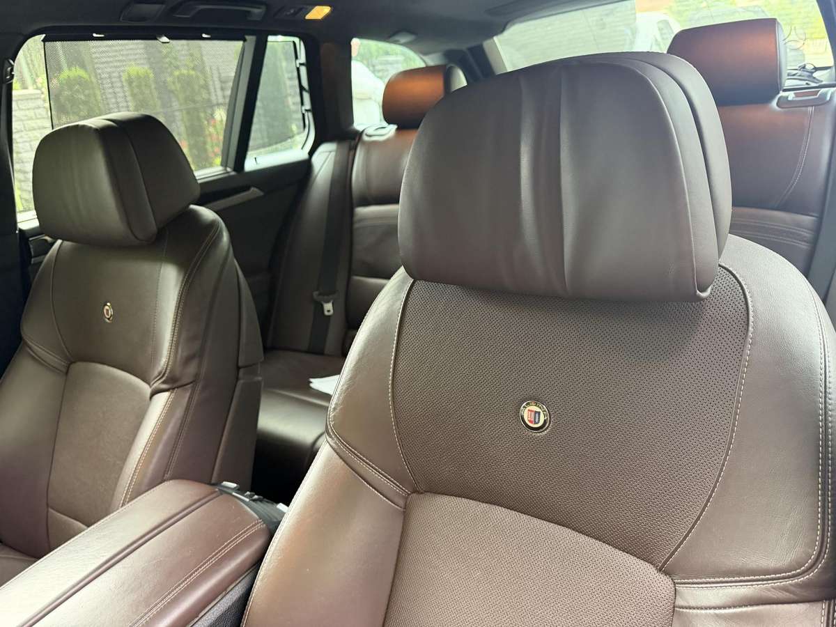 Alpina D5, universalas