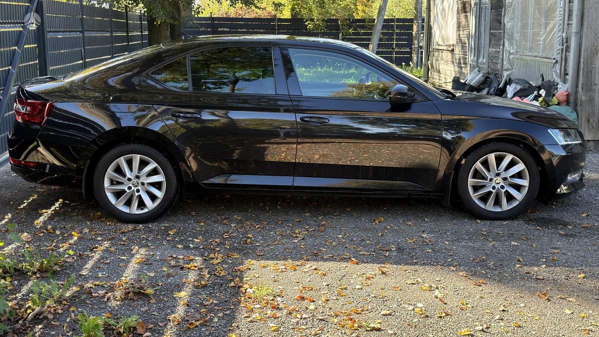 Skoda Superb, 2.0 l., Седан