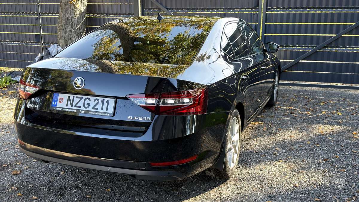Skoda Superb, 2.0 l., Седан