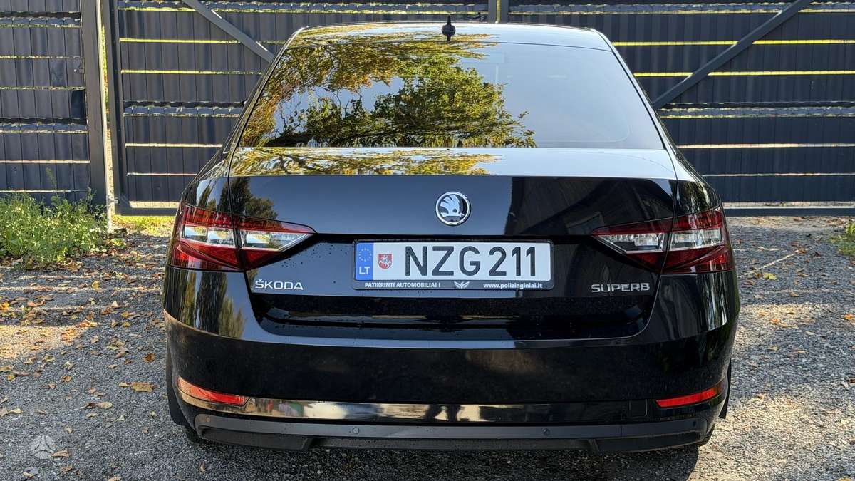 Skoda Superb, 2.0 l., Седан
