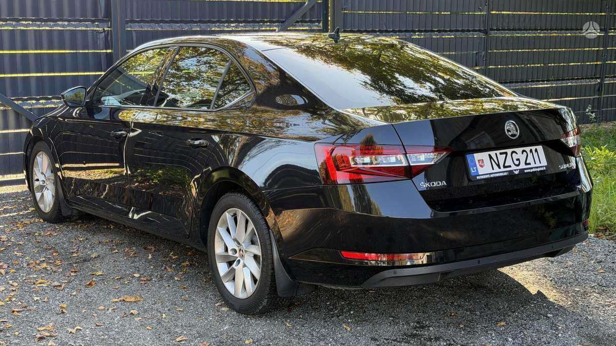 Skoda Superb, 2.0 l., Седан