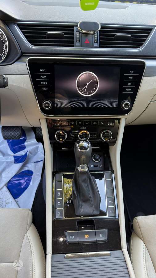 Skoda Superb, 2.0 l., Седан