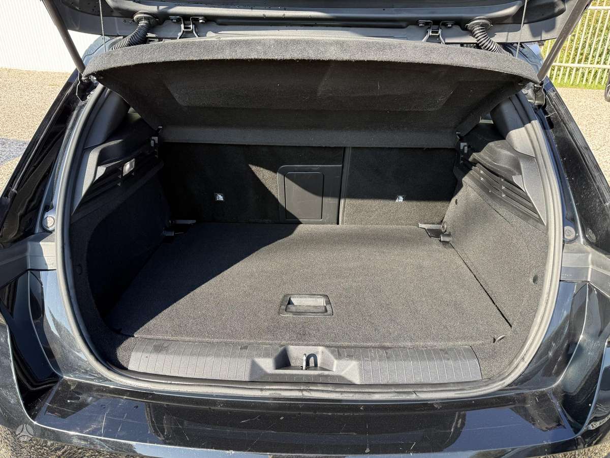 Opel Astra, 1.2 l., hatchback