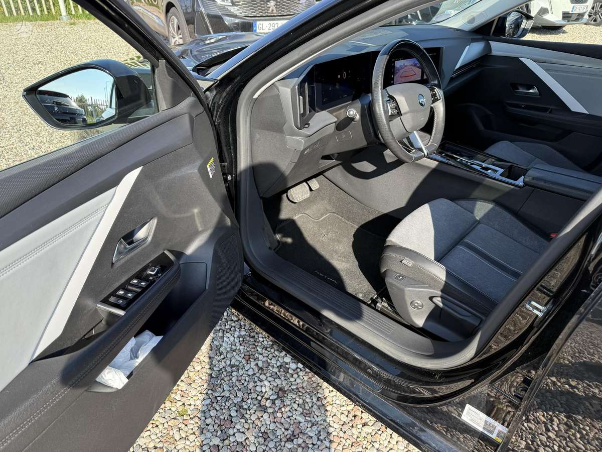 Opel Astra, 1.2 l., hatchback