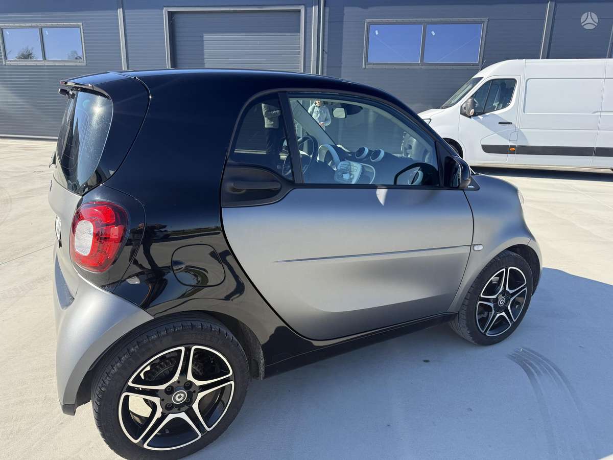 Smart Fortwo, 1.0 l., hatchback