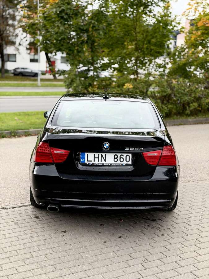 BMW 320, 2.0 l., Седан