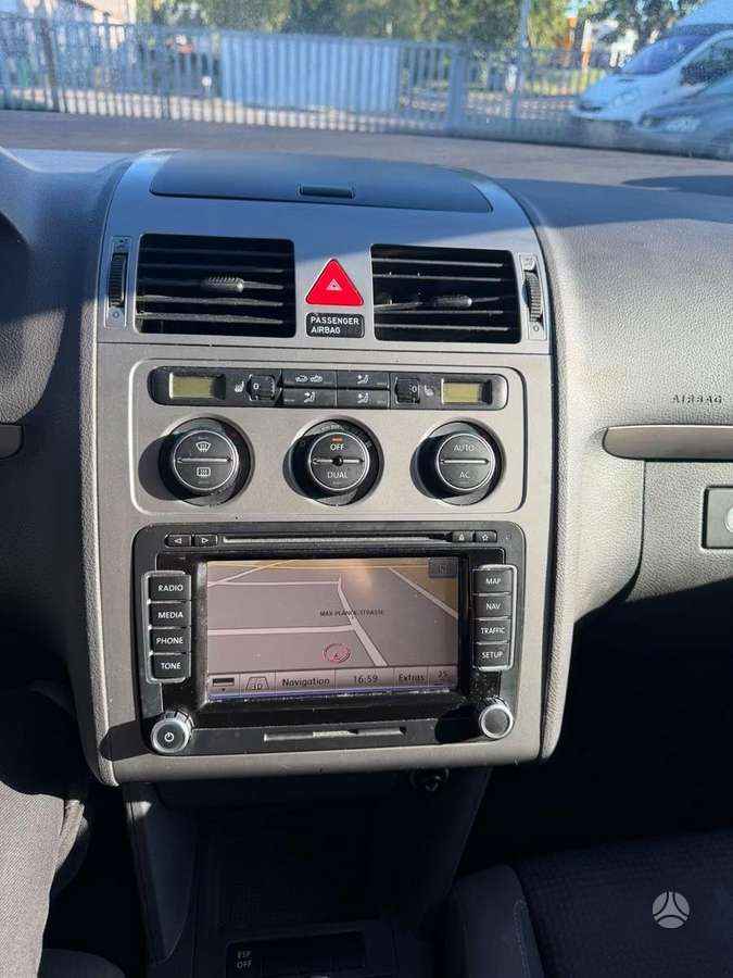 Volkswagen Touran, Dalys, по частям