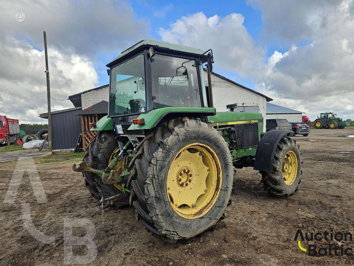 John Deere 3640, traktoriai