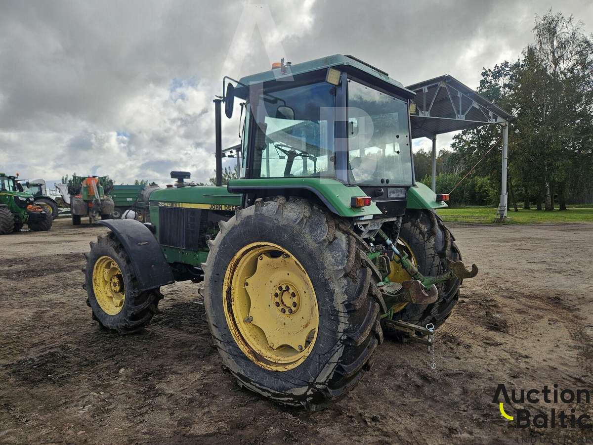John Deere 3640, traktoriai