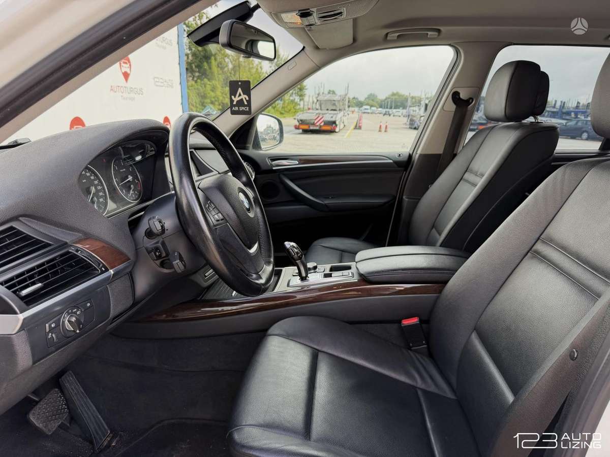 BMW X5, 3.0 l., off-road / crossover