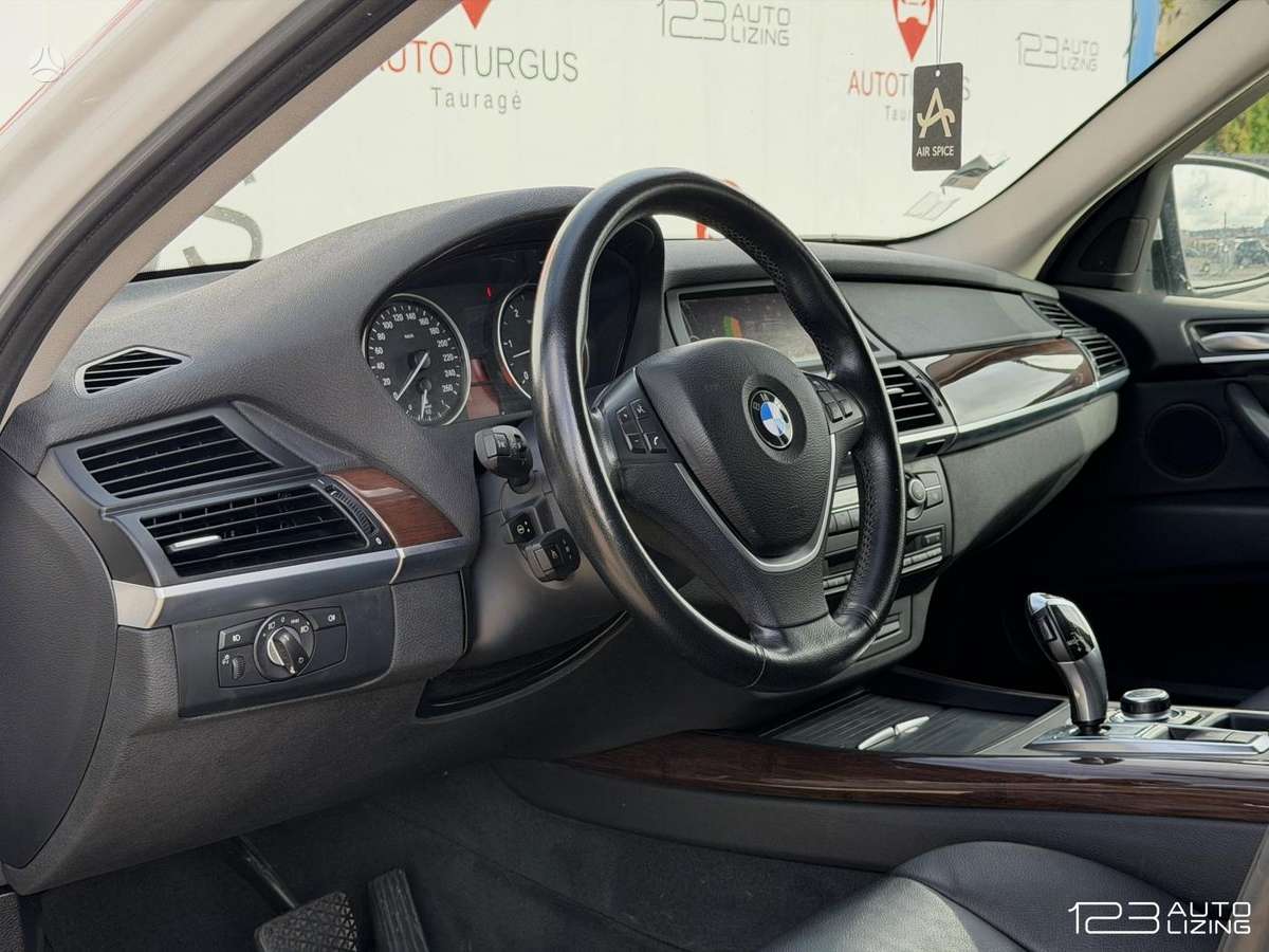 BMW X5, 3.0 l., off-road / crossover
