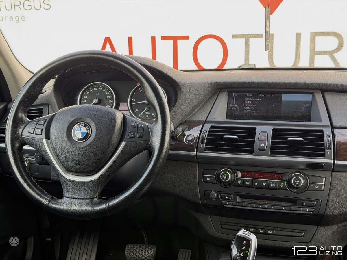 BMW X5, 3.0 l., off-road / crossover