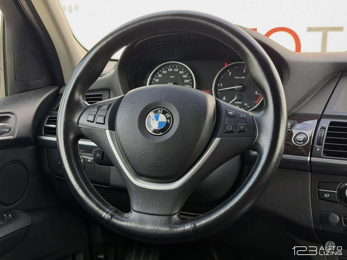 BMW X5, 3.0 l., off-road / crossover
