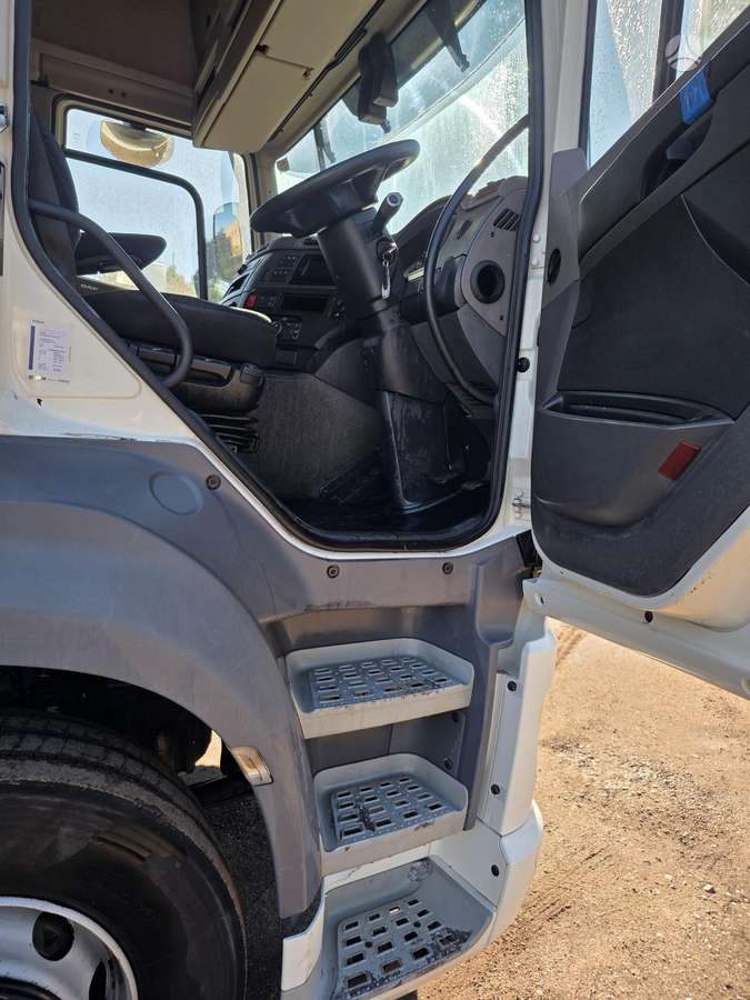 DAF CF430, 2 miegamosios vietos