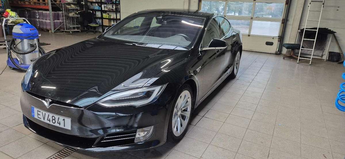 Tesla Model S, 75 kWh, hatchback