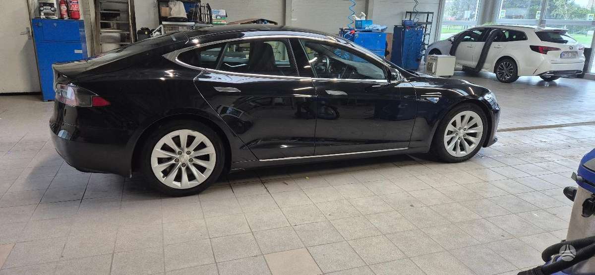 Tesla Model S, 75 кВт·ч, Хэтчбек