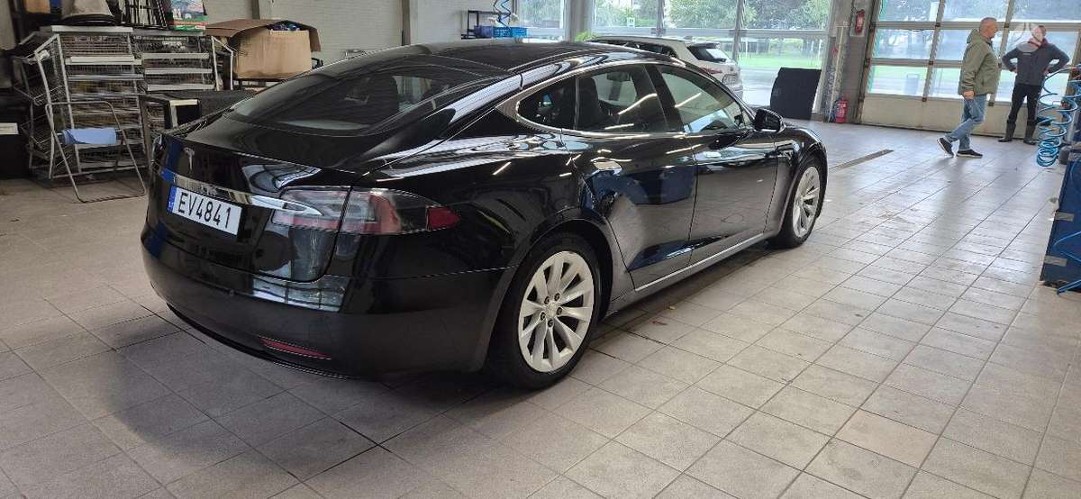 Tesla Model S, 75 kWh, hatchback
