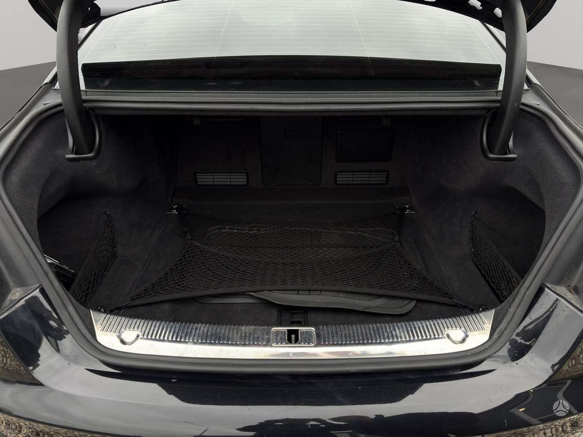 Audi A8, 3.0 l., Седан