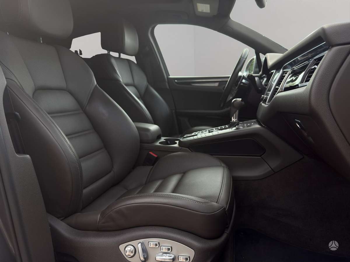 Porsche Macan, 2.0 l., Внедорожник / Кроссовер