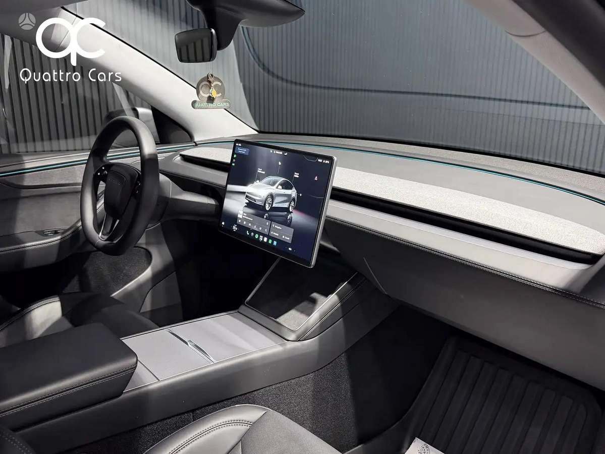 Tesla Model Y, off-road / crossover