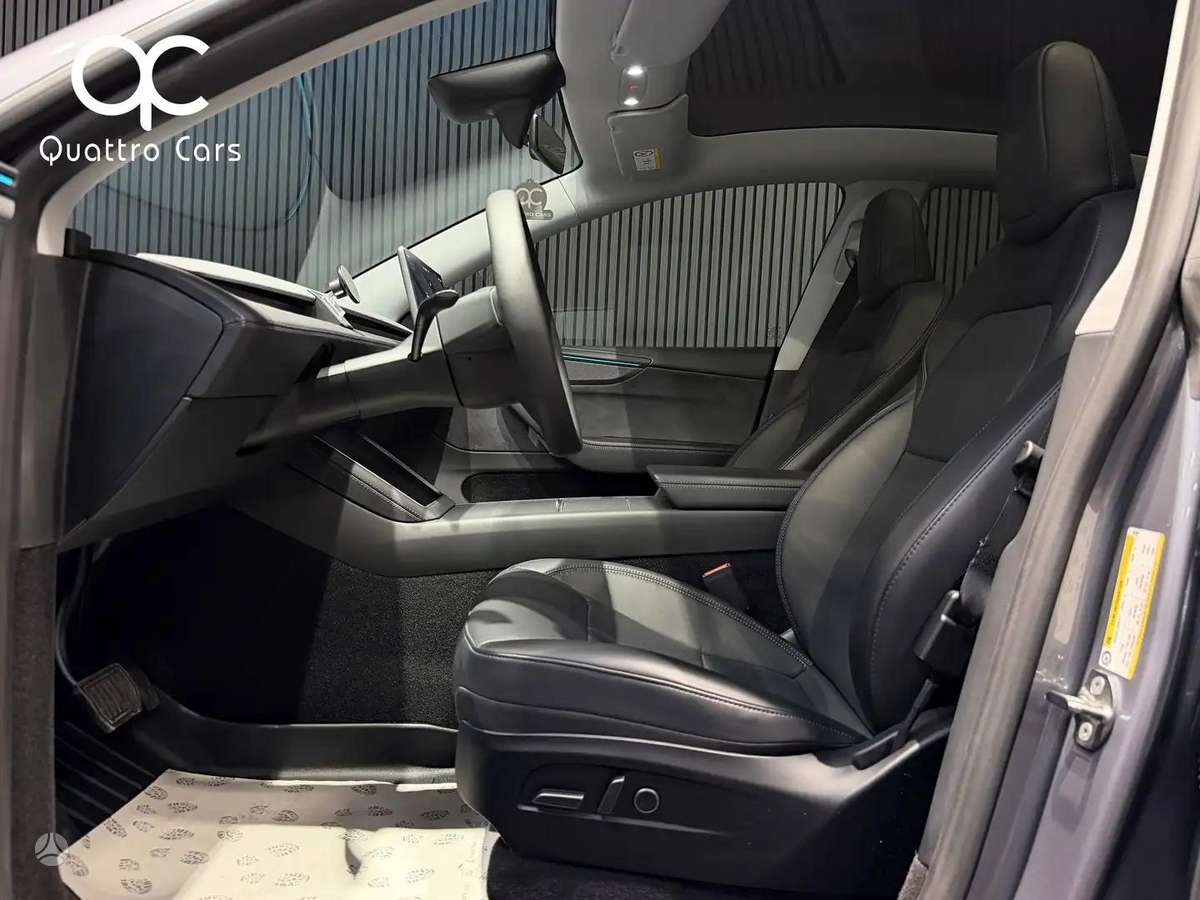 Tesla Model Y, visureigis / krosoveris