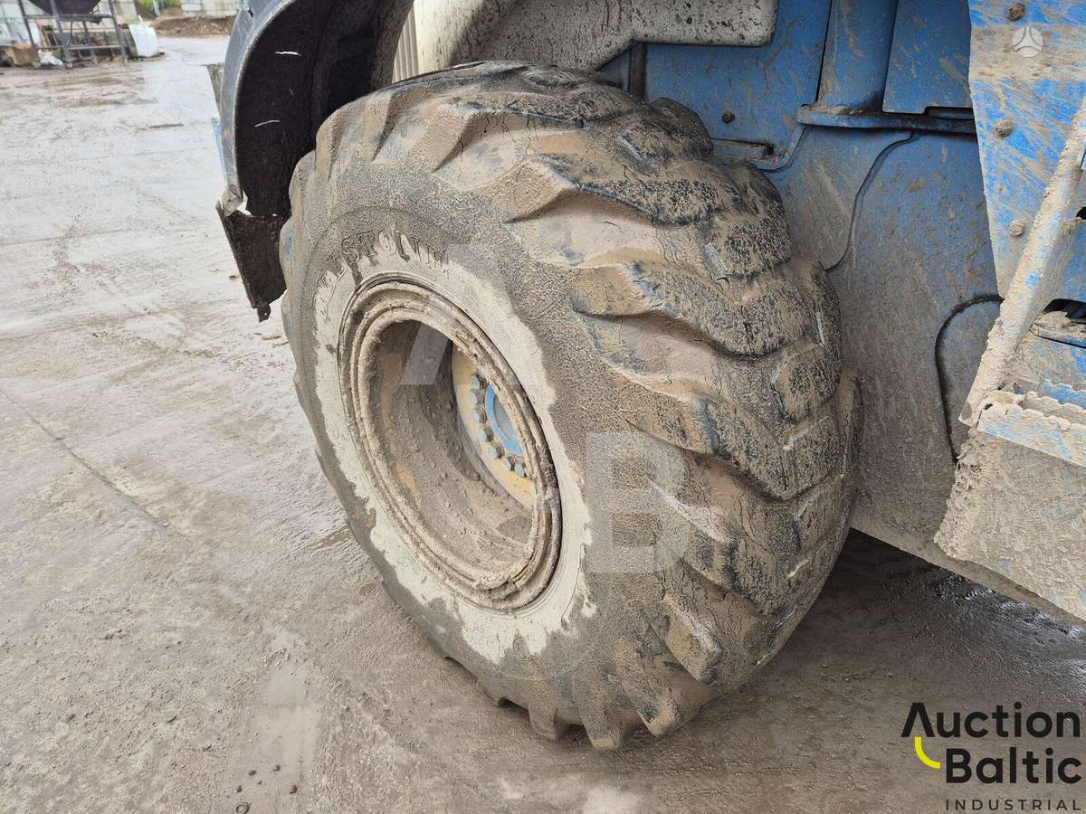 Caterpillar 930 H, frontaliniai krautuvai