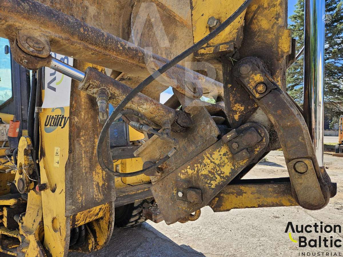 Komatsu WB93S-5E0, excavator loader