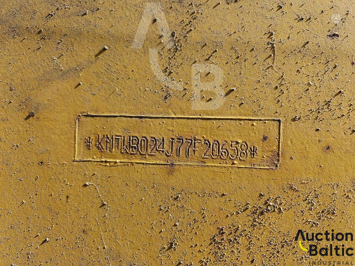 Komatsu WB93S-5E0, excavator loader