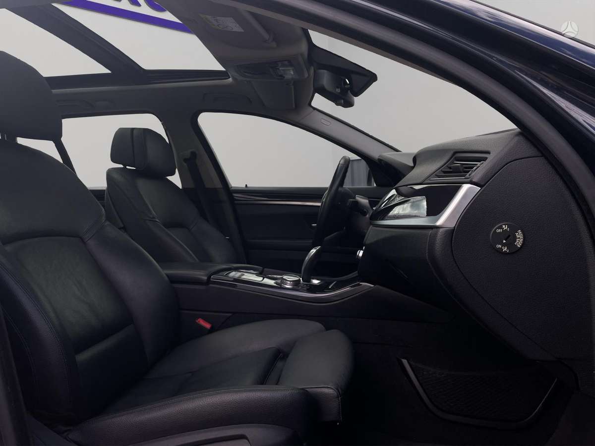 BMW 530, universalas