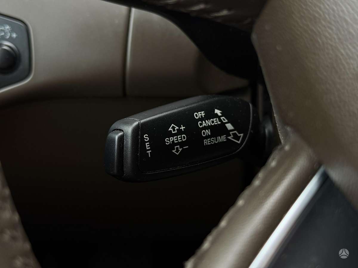 Audi A4, 2.0 l., Седан