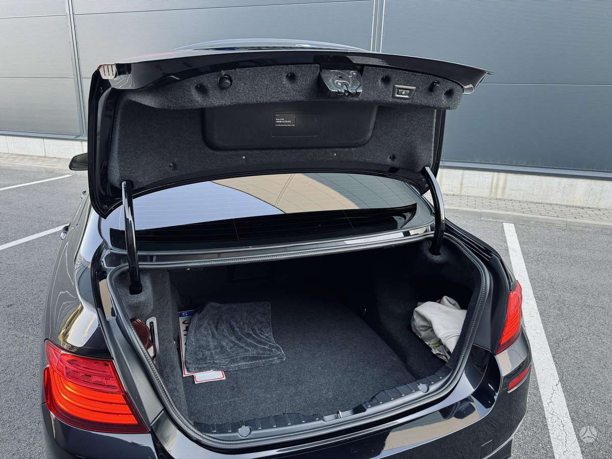 BMW 520, 2.0 l., Седан