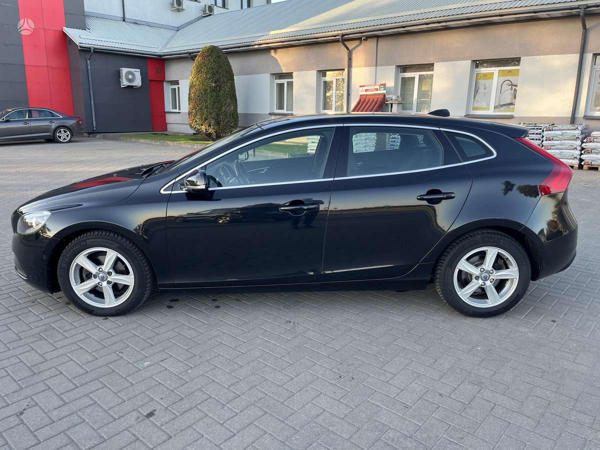 Volvo V40, 1.6 l., Хэтчбек