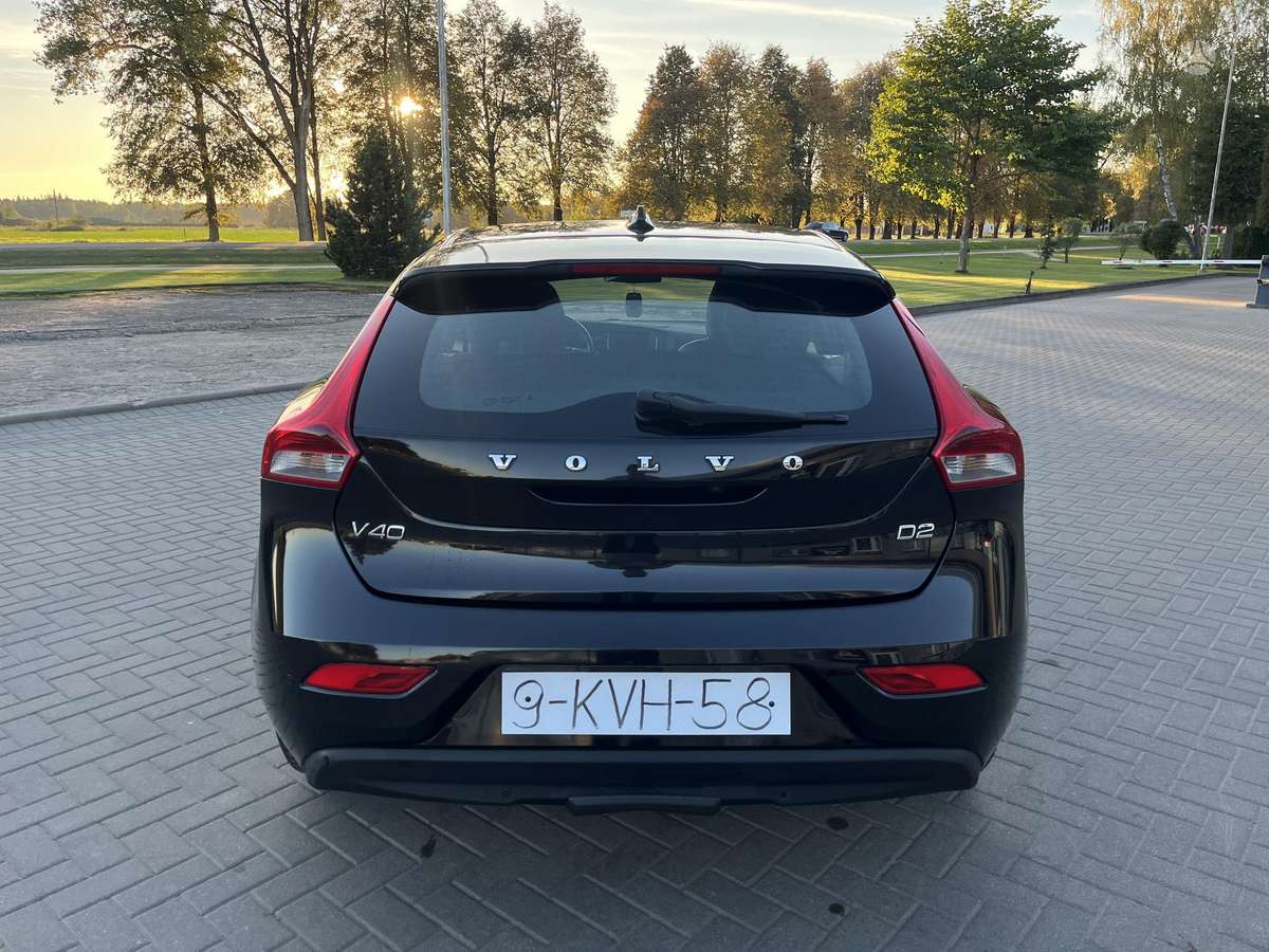 Volvo V40, 1.6 l., Хэтчбек