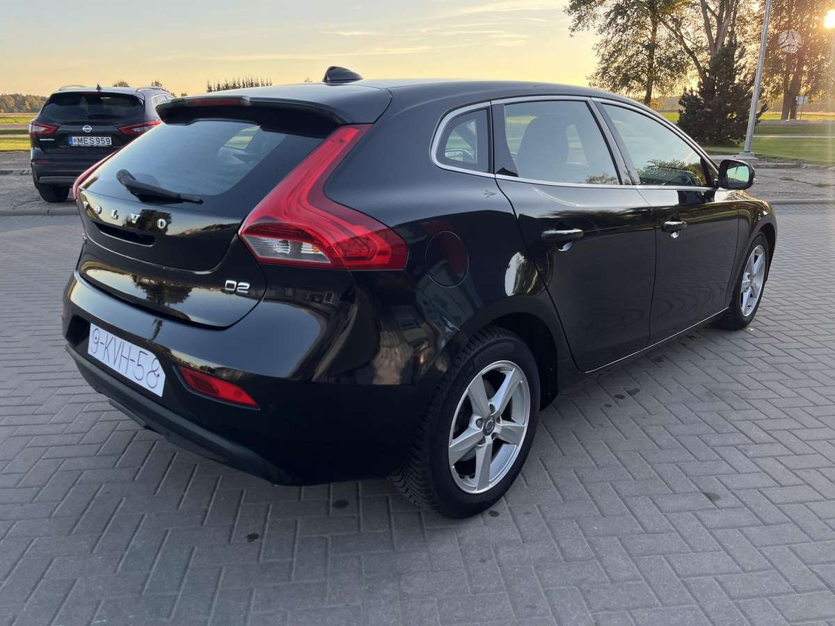 Volvo V40, 1.6 l., Хэтчбек