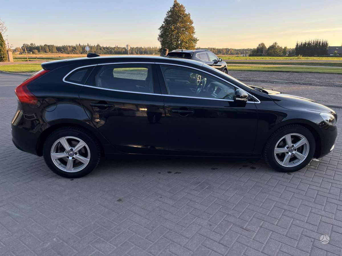 Volvo V40, 1.6 l., Хэтчбек