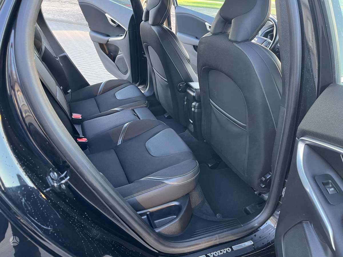Volvo V40, 1.6 l., Хэтчбек