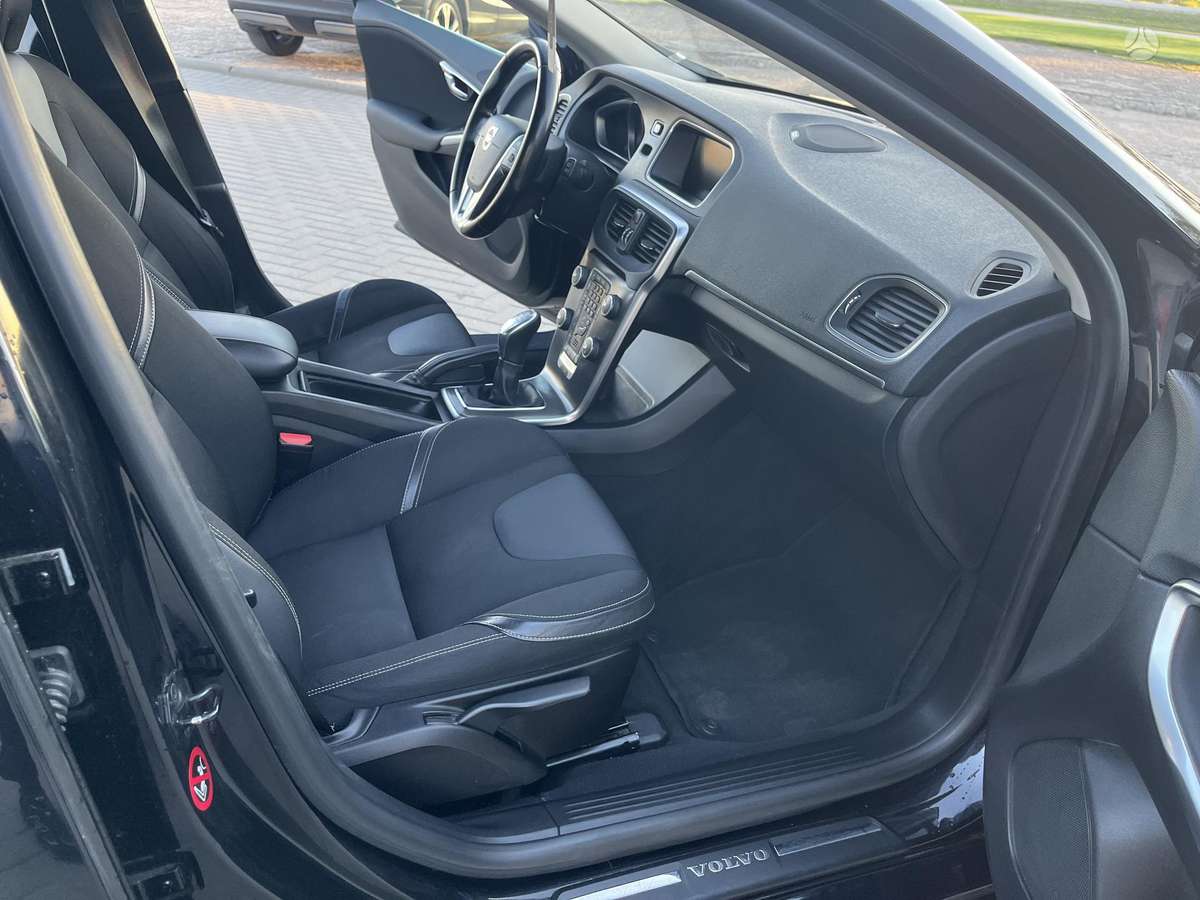 Volvo V40, 1.6 l., Хэтчбек