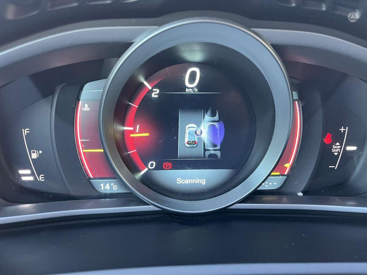 Volvo V40, 1.6 l., Хэтчбек