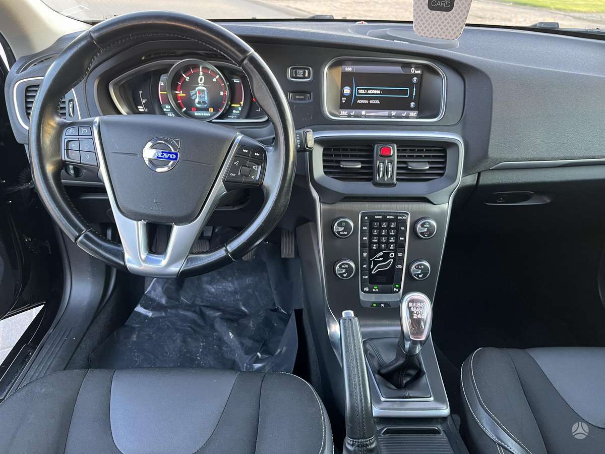 Volvo V40, 1.6 l., Хэтчбек