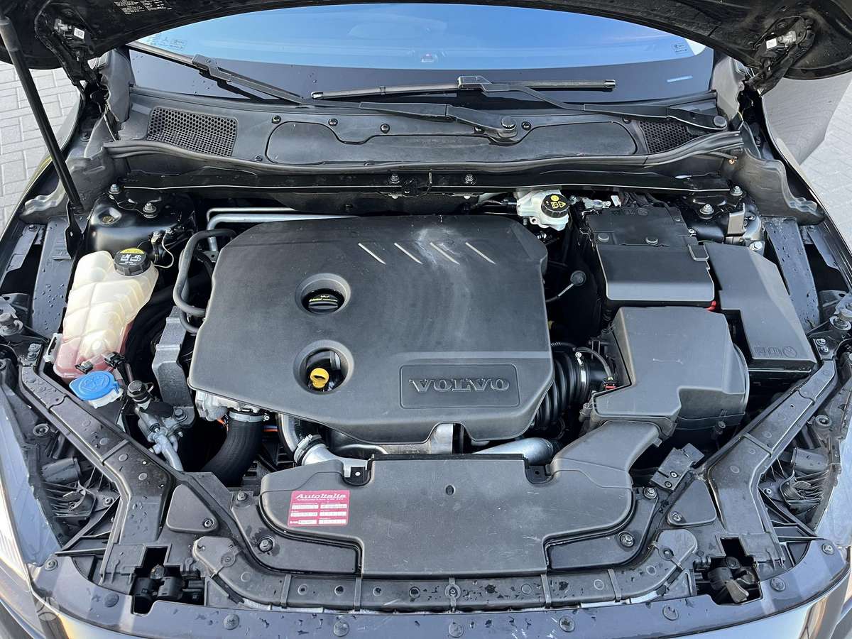 Volvo V40, 1.6 l., Хэтчбек
