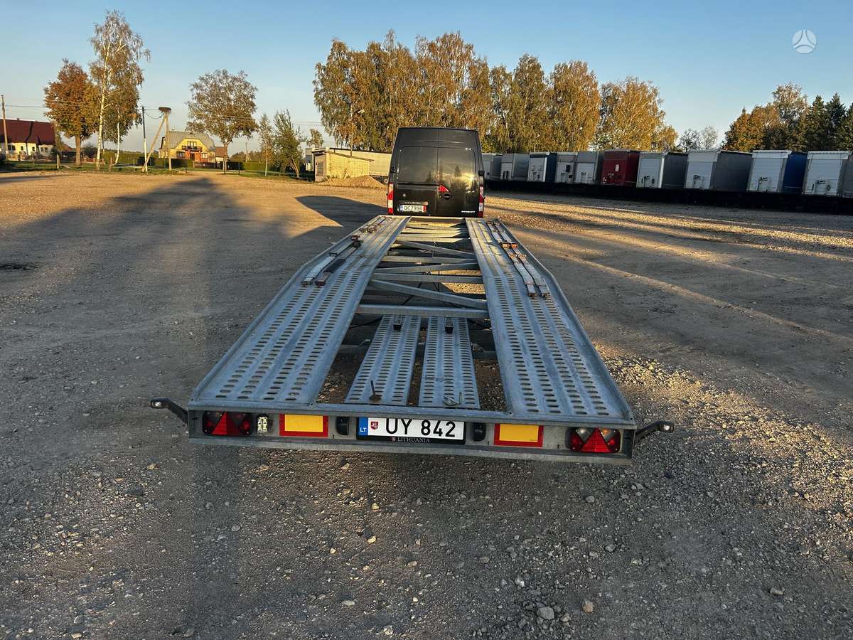 Stema, auto treileris