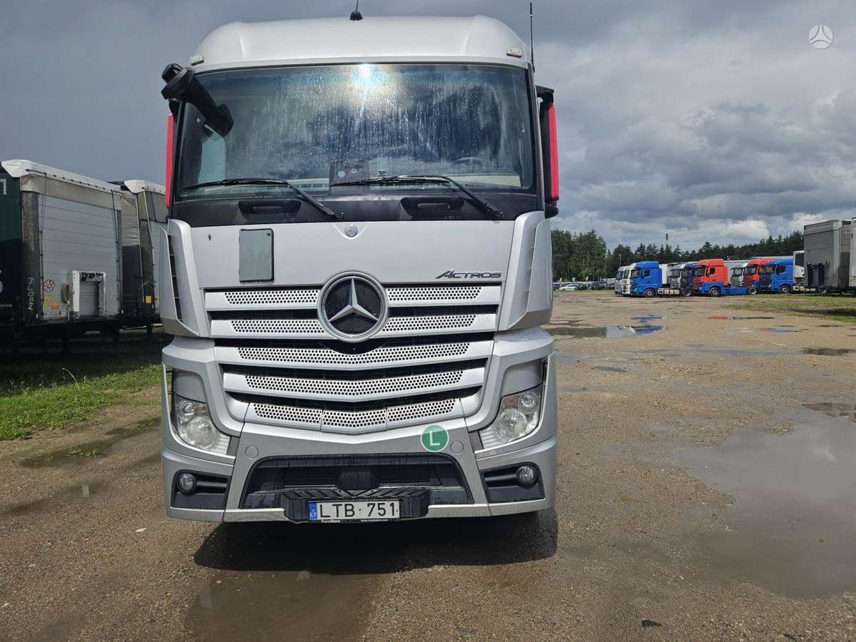 Mercedes-Benz 1845 Retarder Mega, double sleeper