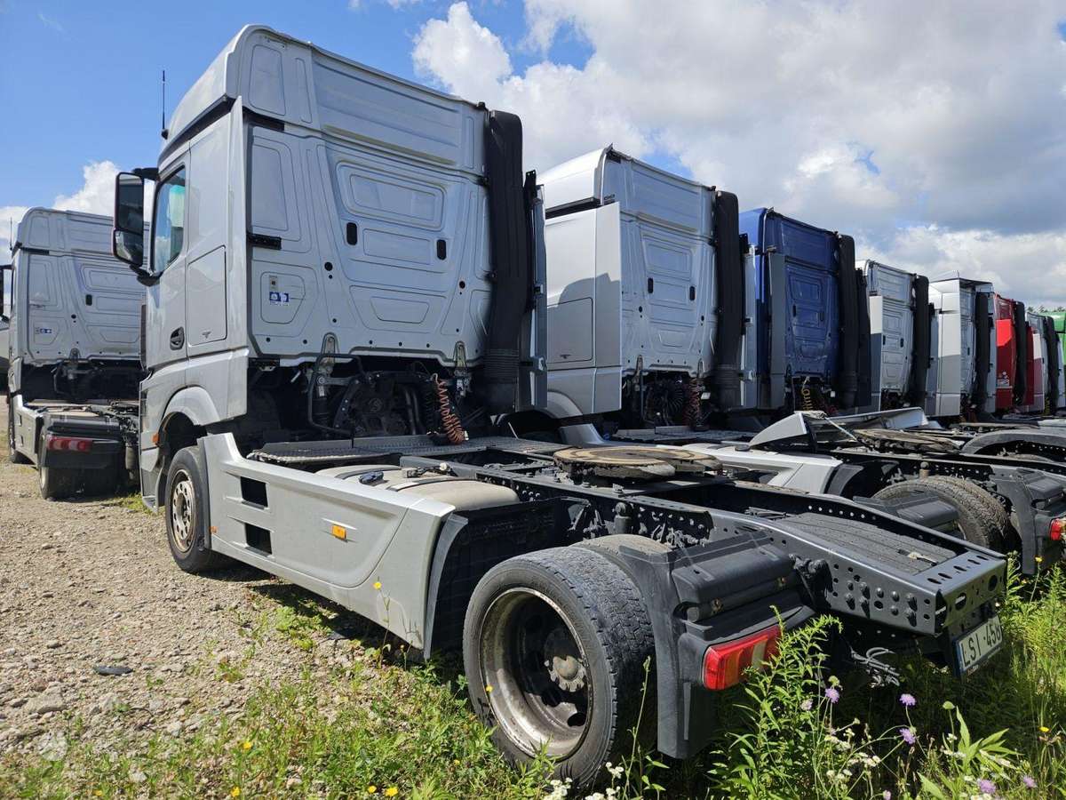 Mercedes-Benz 1845 Retarder Mega, double sleeper