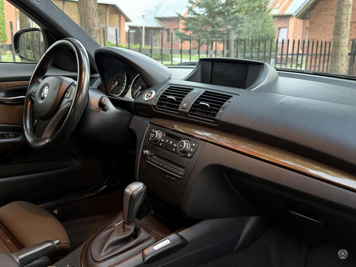 BMW 120, 2.0 l., hatchback