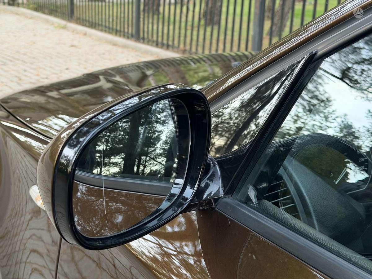 BMW 120, 2.0 l., hatchback