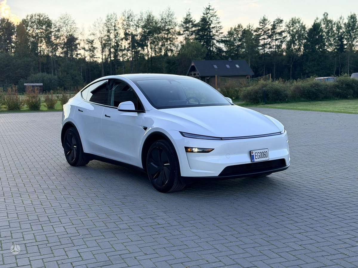 Tesla Model Y, off-road / crossover