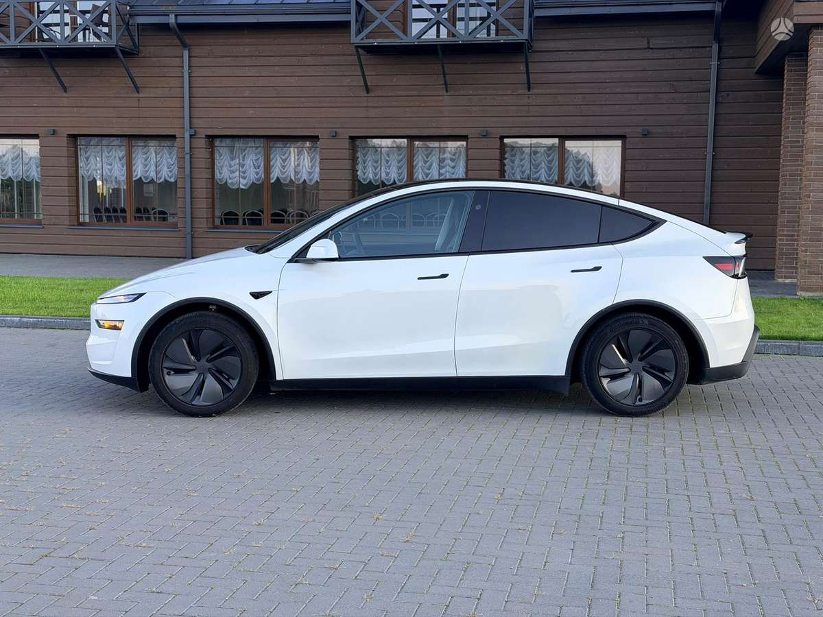 Tesla Model Y, Внедорожник / Кроссовер