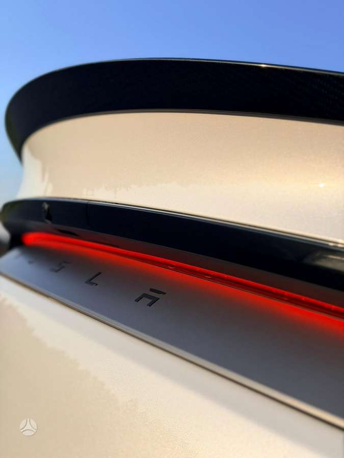 Tesla Model Y, off-road / crossover