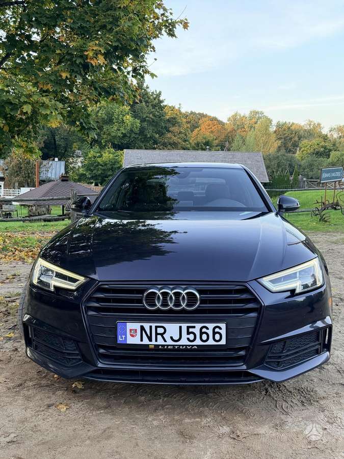 Audi A4, 2.0 l., Седан